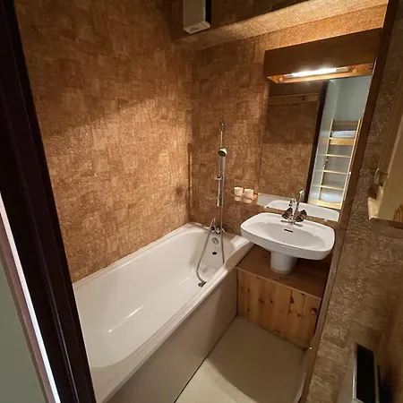 T2 Au Pied Des Pistes Avec Balcon Et Commodites - Fr-1-787-85 דירה